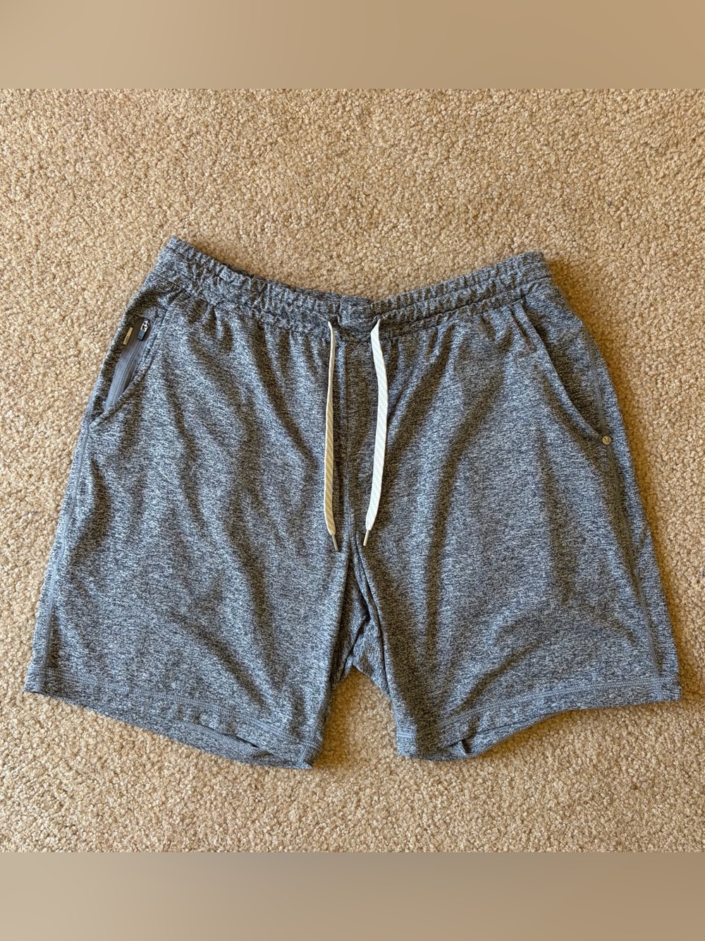 Vuori Athletic Lounge Shorts Gray Heather Drawstring Zip Pocket Men’s S M EUC
